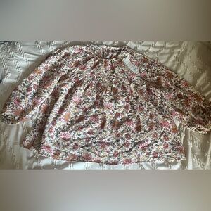 NWT Francesca’s 3/4 lantern sleeve floral blouse size Medium